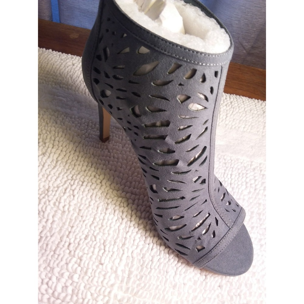 White House Black Market Shootie Stacey Laser Cut Gray Peep Toe Heels Sz 8 - Picture 9 of 16